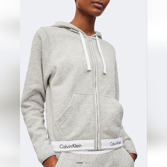 Calvin Klein Set - Picture 1 of 2